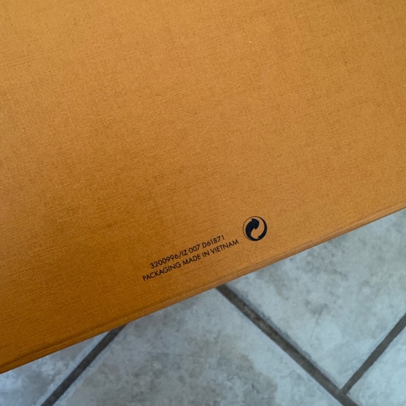 Louis Vuitton Orange Storage Box and Bag - Picture 6 of 10